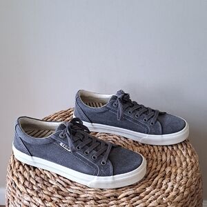 Taos Womens Plim Soul Casual/Athleisure/Comfort Grey Canvas Low Sneakers 9